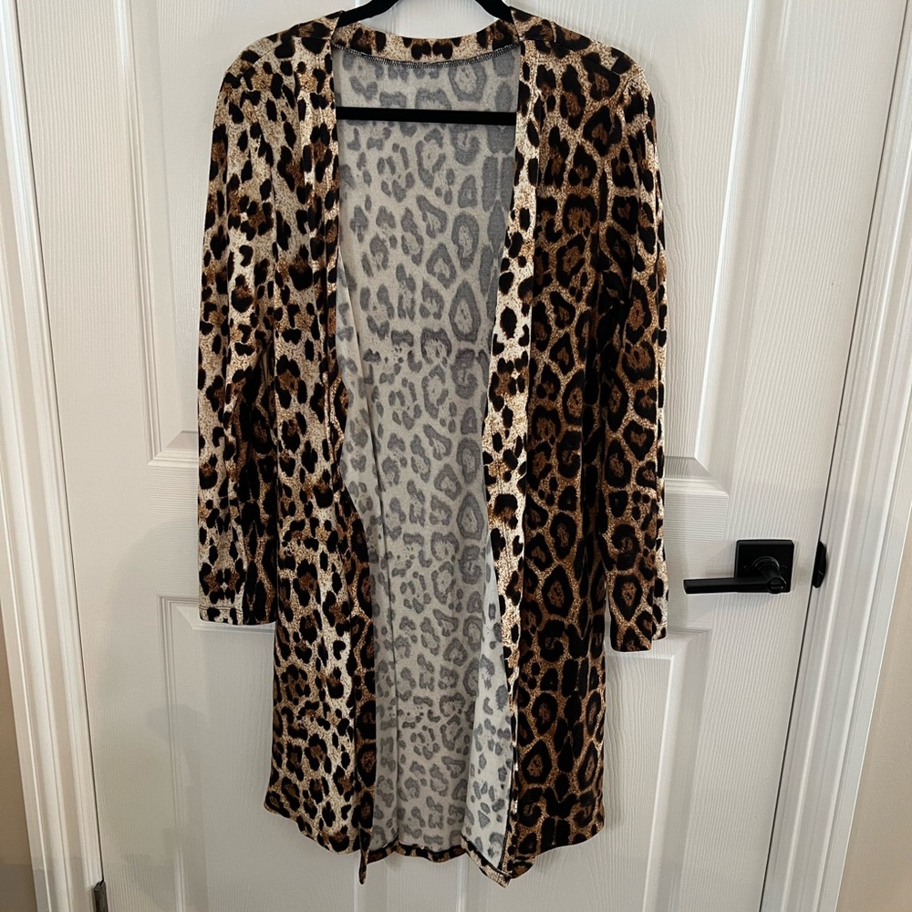 Size Large leopard kimono